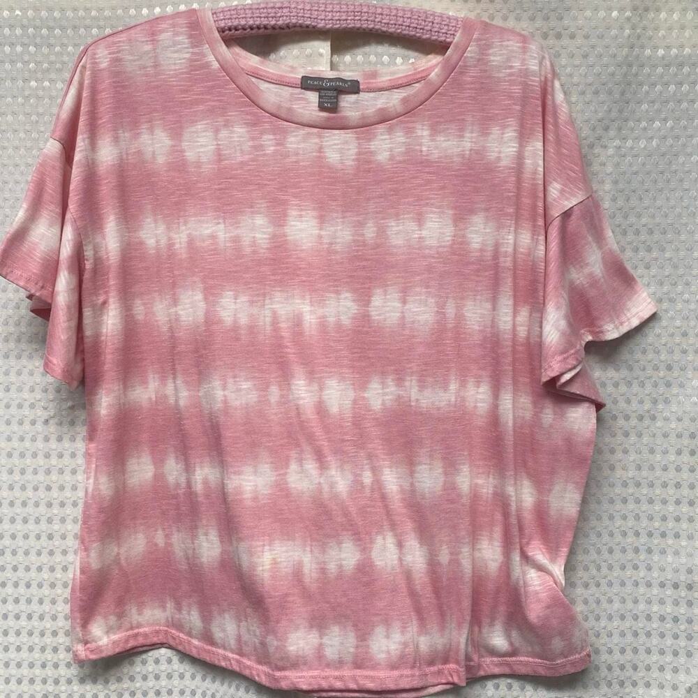 Peace & Pearls Pink & white tie-dye top in XL